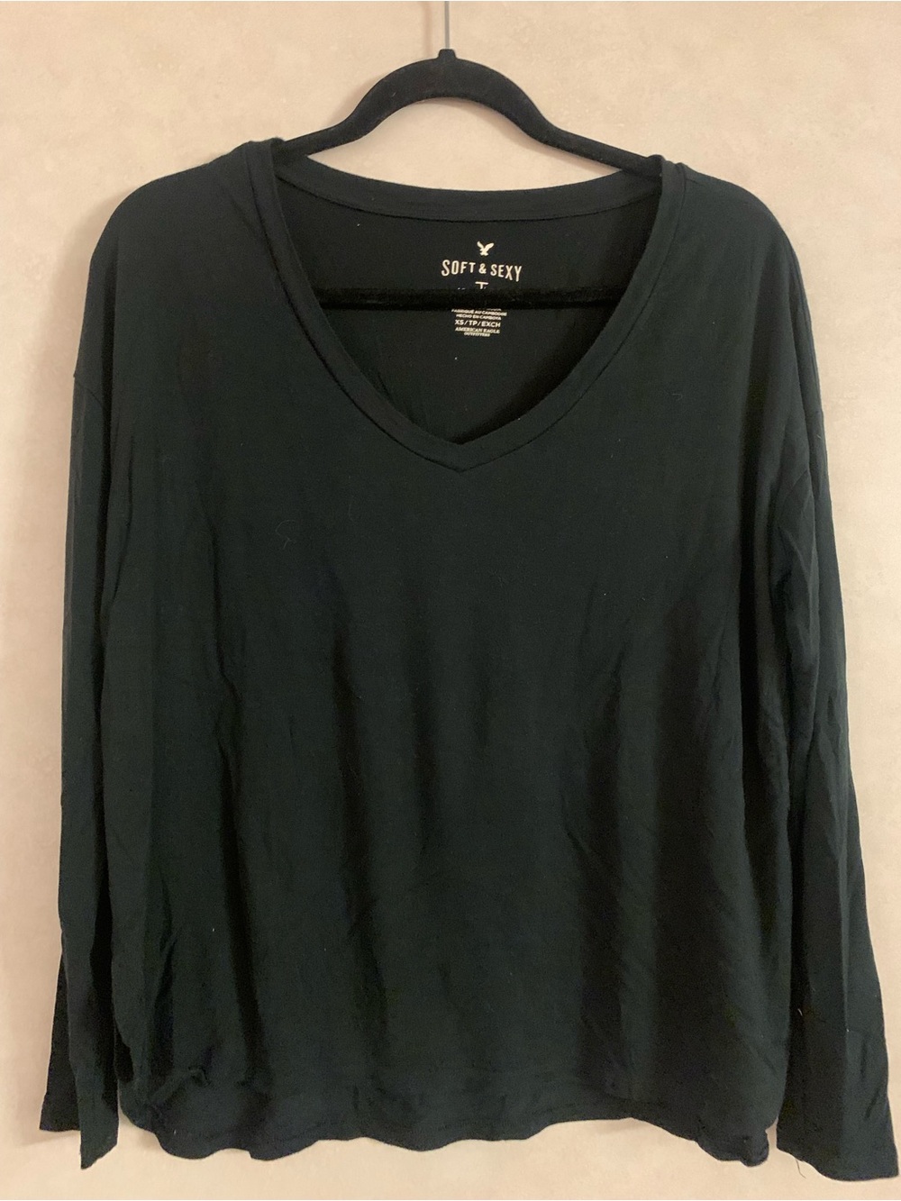 Black V-Neck Long Sleeve Top